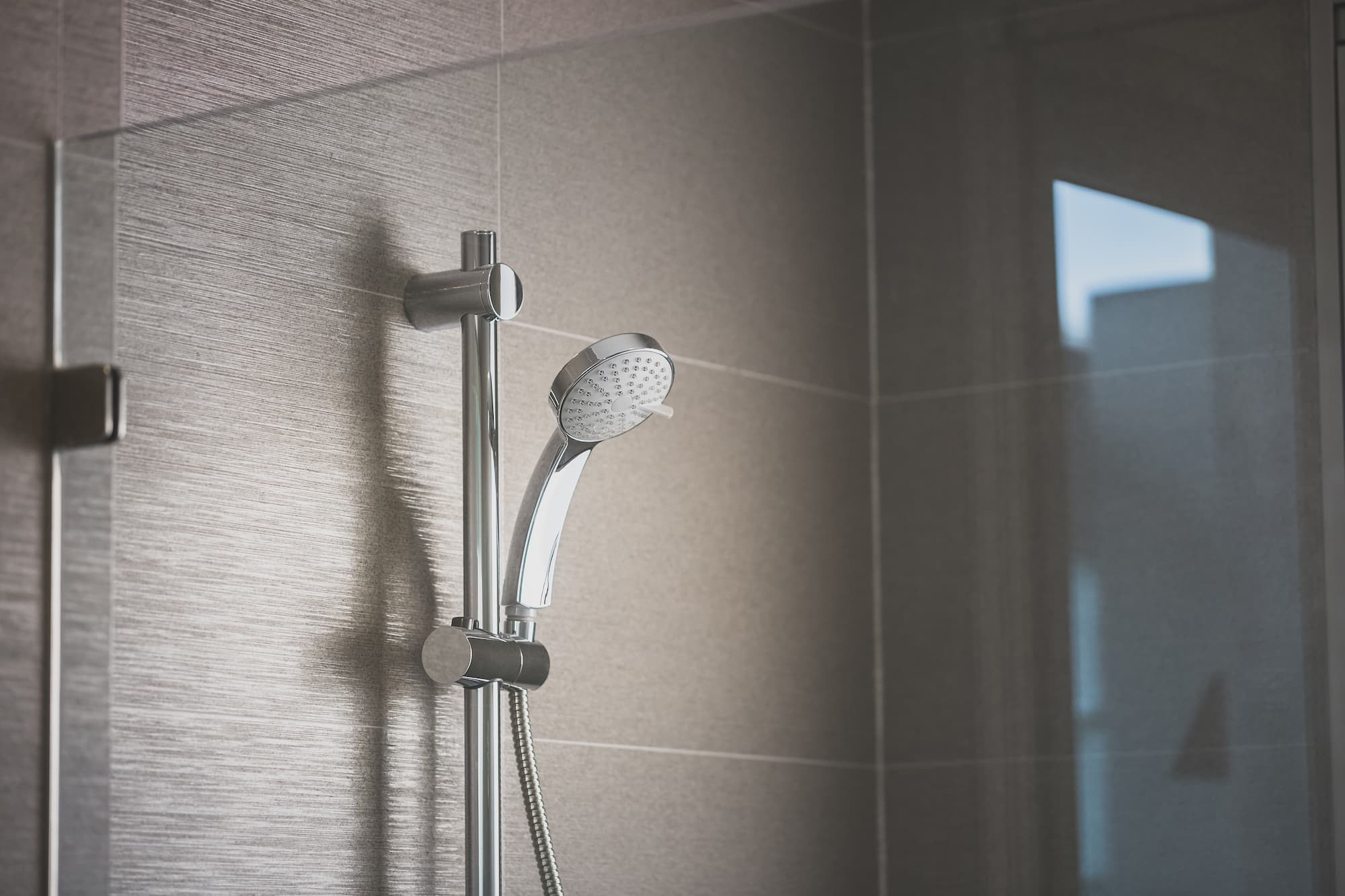 Comment int&eacute;grer une douche &agrave; l’italienne dans une petite salle de bain ? Saint-Louis