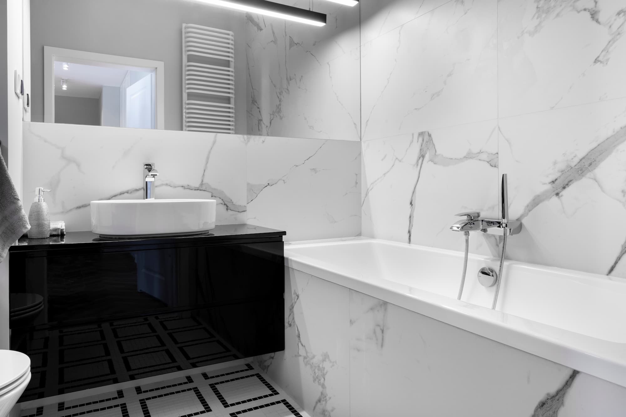 Quels sont les &eacute;l&eacute;ments essentiels &agrave; int&eacute;grer dans une petite salle de bain fonctionnelle ? Rixheim